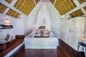 Lembongan Bay Shore Huts