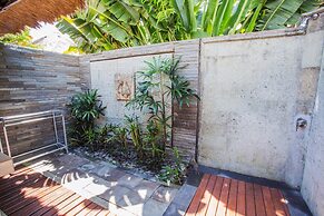 Lembongan Bay Shore Huts