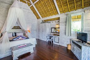 Lembongan Bay Shore Huts