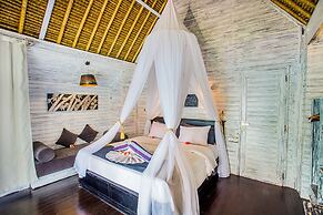 Lembongan Bay Shore Huts