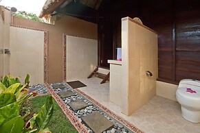 Lembongan Bay Shore Huts