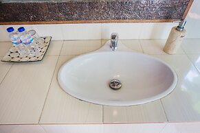 Lembongan Bay Shore Huts