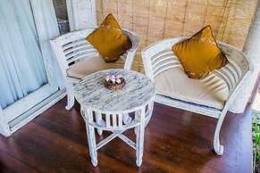 Lembongan Bay Shore Huts