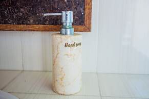 Lembongan Bay Shore Huts