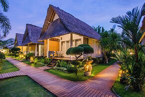 Lembongan Bay Shore Huts