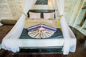 Lembongan Bay Shore Huts