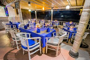 Lembongan Bay Shore Huts