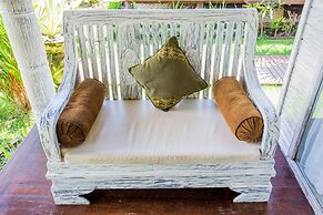 Lembongan Bay Shore Huts