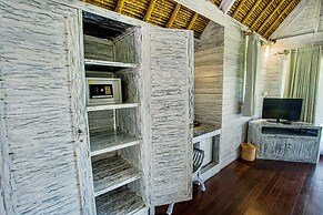 Lembongan Bay Shore Huts