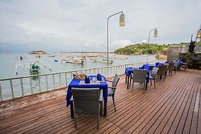 Lembongan Bay Shore Huts