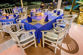 Lembongan Bay Shore Huts