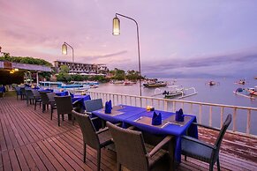 Lembongan Bay Shore Huts