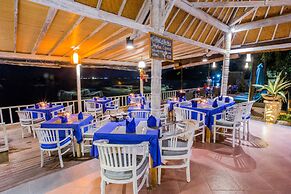 Lembongan Bay Shore Huts