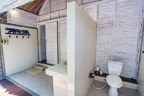 Lembongan Bay Shore Huts