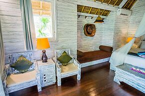 Lembongan Bay Shore Huts