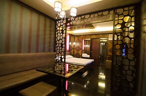 Victoria Court Suites - Pasig