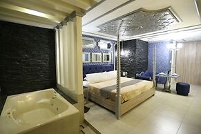 Victoria Court Suites - Pasig