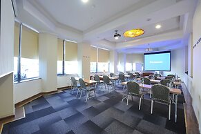 Crystal Palace Hotel