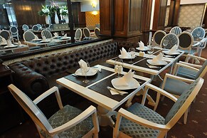 Crystal Palace Hotel