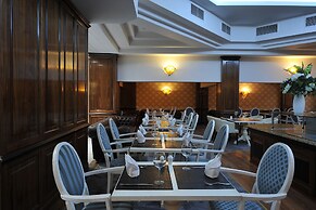 Crystal Palace Hotel