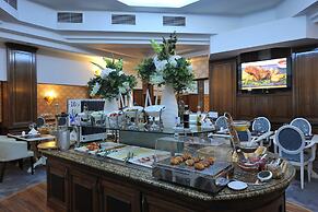 Crystal Palace Hotel