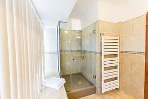 Crystal Palace Hotel