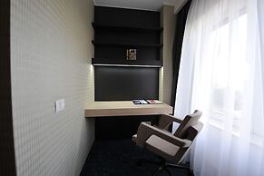 Crystal Palace Hotel