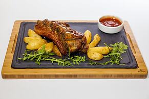 Crystal Palace Hotel