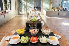 Mike Garden Resort Hotel