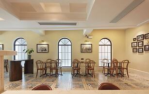 Ole Tai Sam Un Hotel