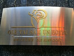 Ole Tai Sam Un Hotel