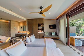 Hotel Komune and Beach Club Bali