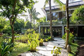 Hotel Komune and Beach Club Bali