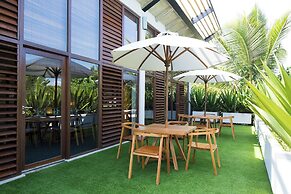 Hotel Komune and Beach Club Bali