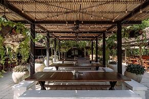 Hotel Komune and Beach Club Bali