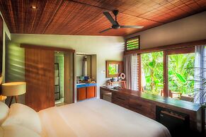 Hotel Komune and Beach Club Bali