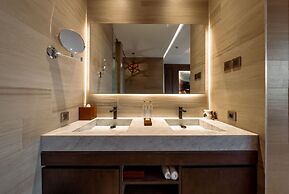 Hotel Komune and Beach Club Bali