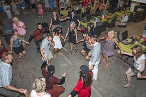 Kleopatra Bebek Hotel