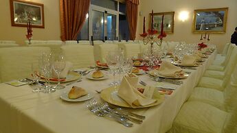 King's House Hotel Resort