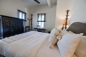 Lumeria Maui Educational Retreat Center