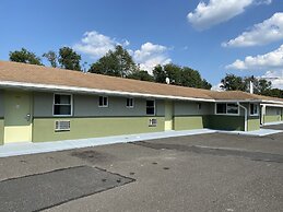 Red Carpet Inn and Suites