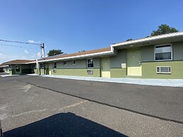 Red Carpet Inn and Suites