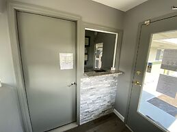 Red Carpet Inn and Suites