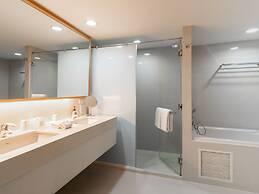 VELA Dhi GLOW Pratunam