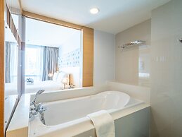 VELA Dhi GLOW Pratunam