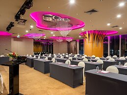 VELA Dhi GLOW Pratunam