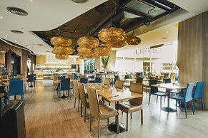 VELA Dhi GLOW Pratunam