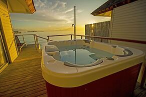 OUTRIGGER Maldives Maafushivaru Resort