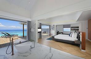 OUTRIGGER Maldives Maafushivaru Resort