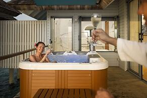 OUTRIGGER Maldives Maafushivaru Resort